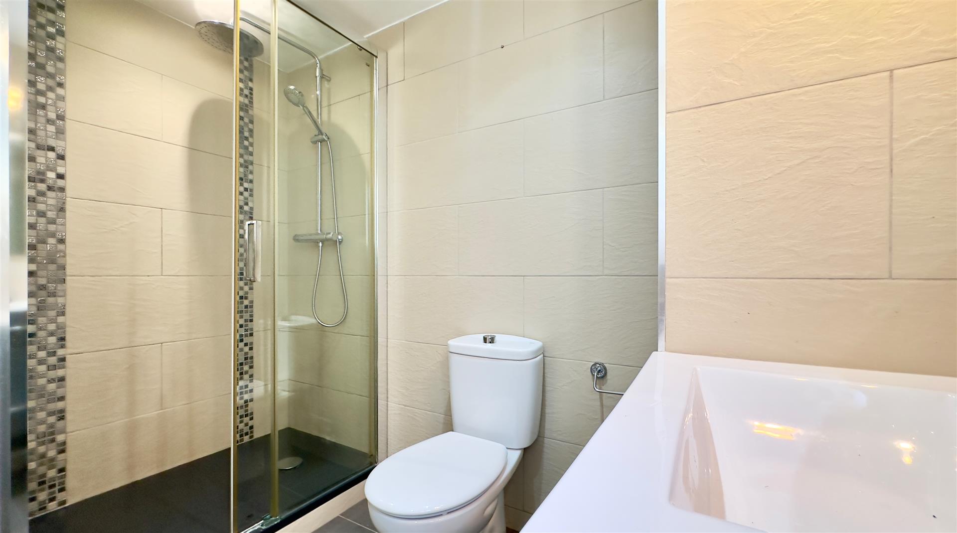 Image of Apartment - 2 Bedrooms - 2 Bathrooms for Sale in Portland House-Gibraltar, Image 8